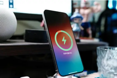 睢阳苹果15换屏服务分享用什么充电器给iPhone15充电更好 
